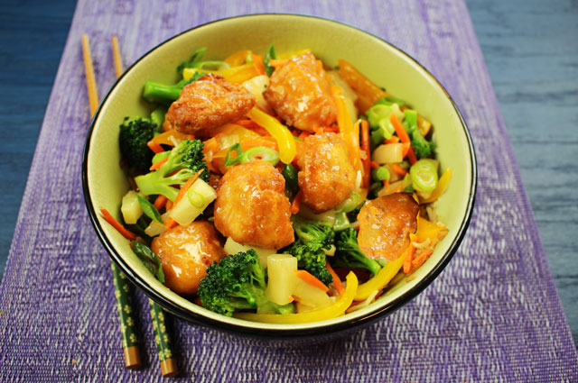 Sauté de poulet aigre-doux à l’ananas