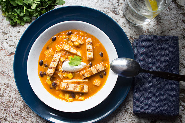 Soupe au poulet avec tortillas